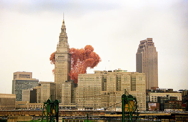 آزادسازی 1.5 میلیون بادکنک در Cleveland ، در سال 1986