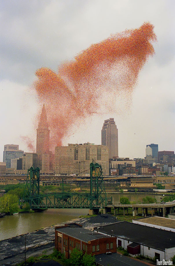 آزادسازی 1.5 میلیون بادکنک در Cleveland ، در سال 1986