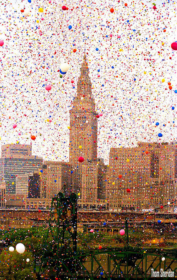 آزادسازی 1.5 میلیون بادکنک در Cleveland ، در سال 1986